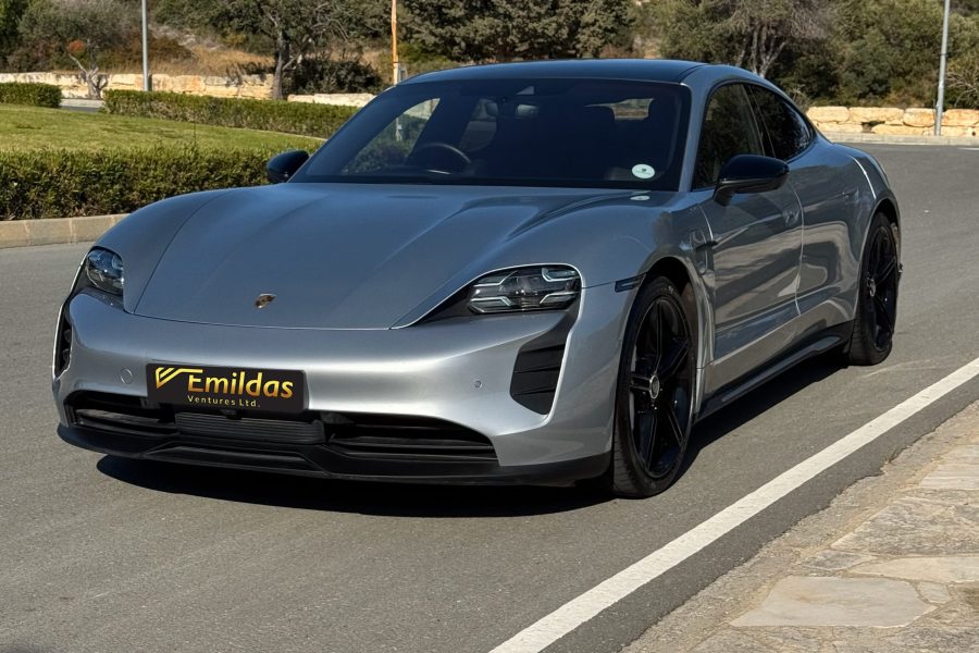 Porsche Taycan 4S