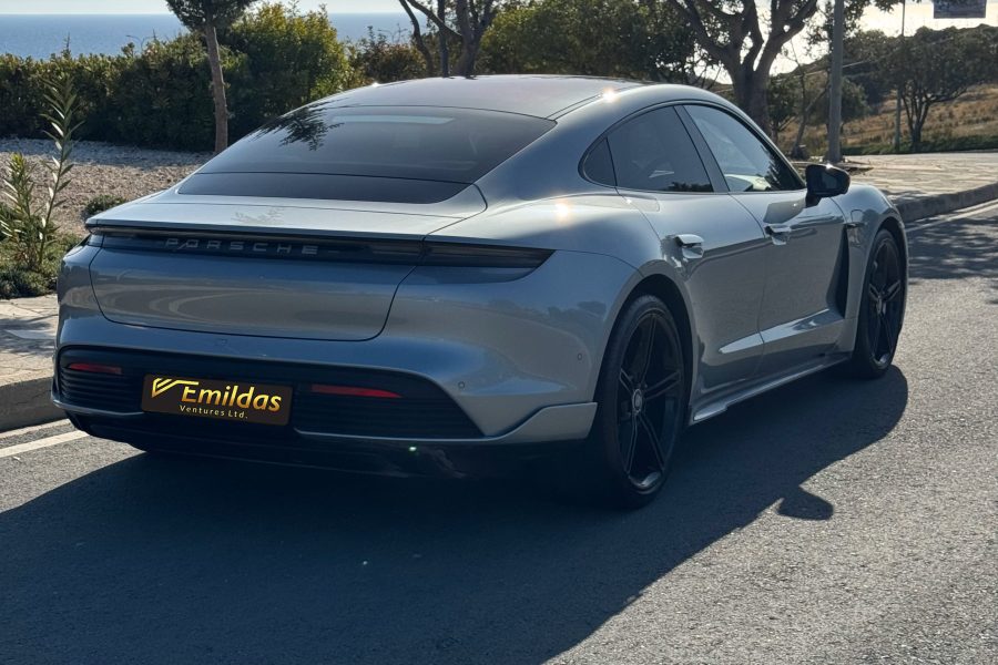 Porsche Taycan 4S