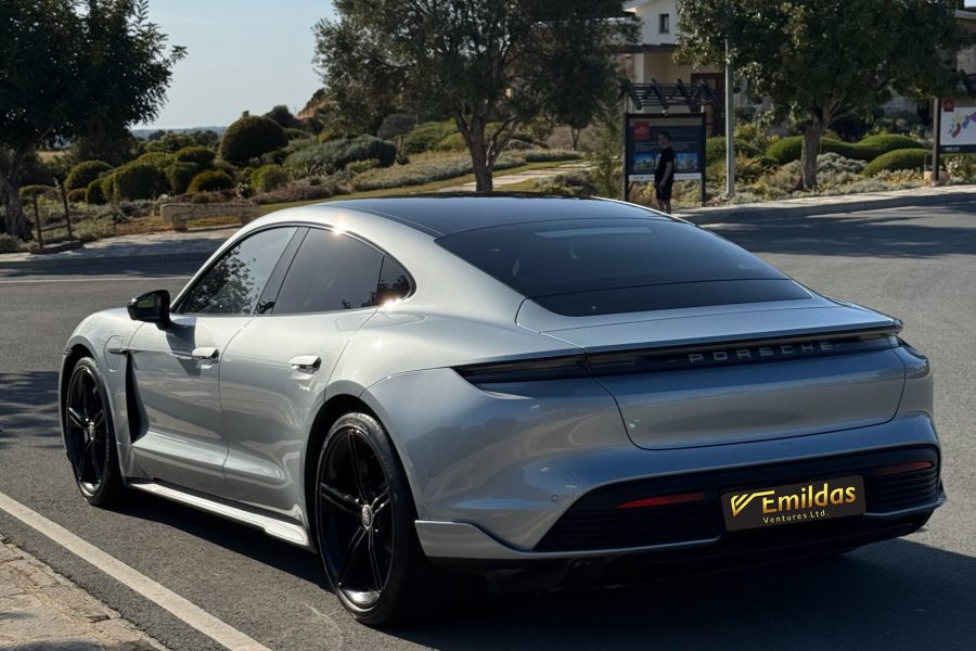 Porsche Taycan 4S